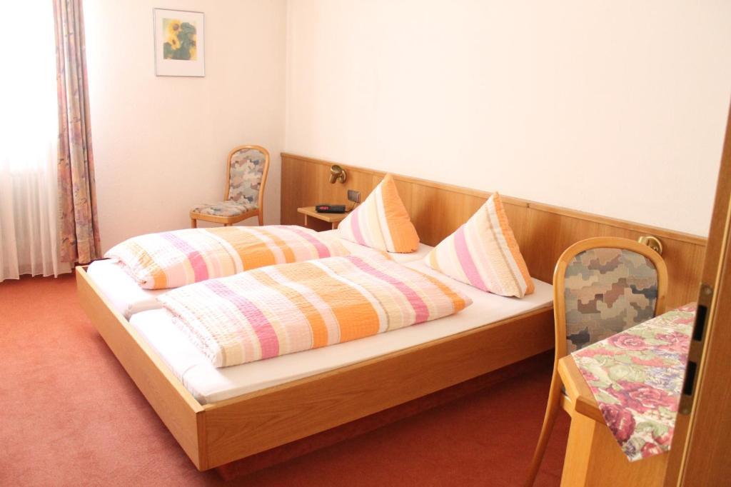 Gasthof Kreuz Hotel ไฮเทอร์สไฮม์ ห้อง รูปภาพ
