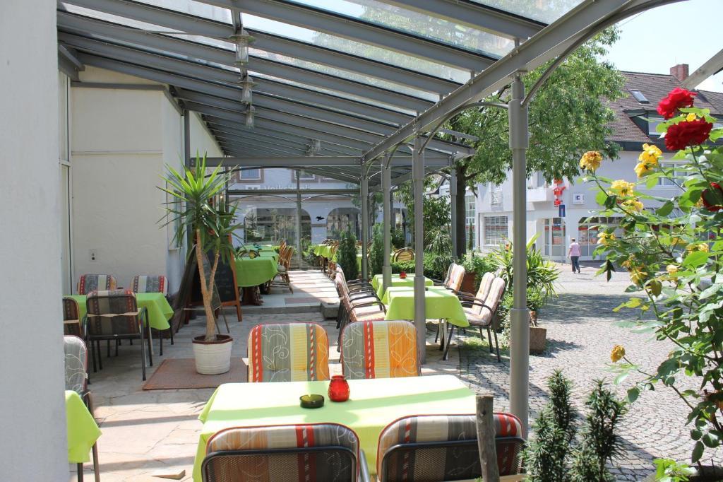 Gasthof Kreuz Hotel ไฮเทอร์สไฮม์ ภายนอก รูปภาพ