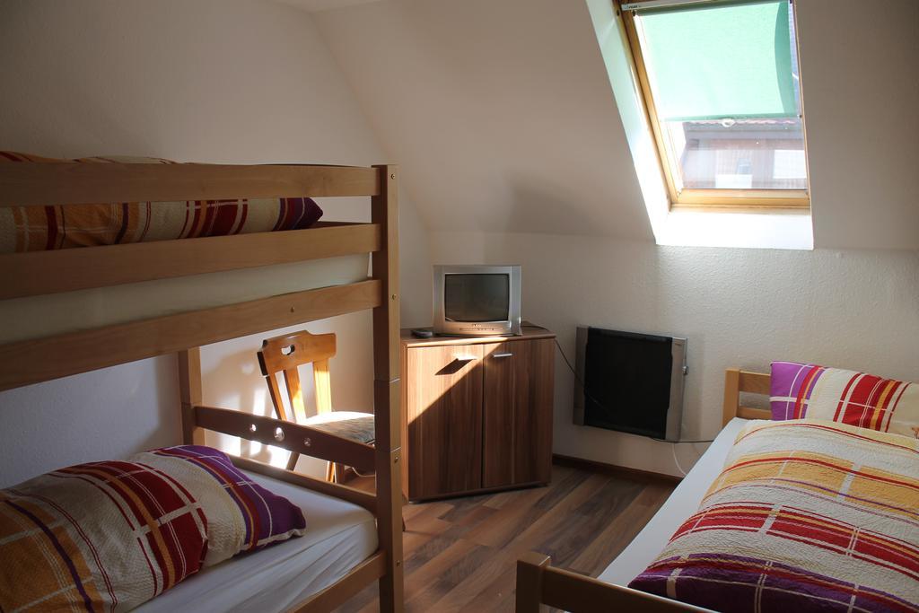 Gasthof Kreuz Hotel ไฮเทอร์สไฮม์ ภายนอก รูปภาพ