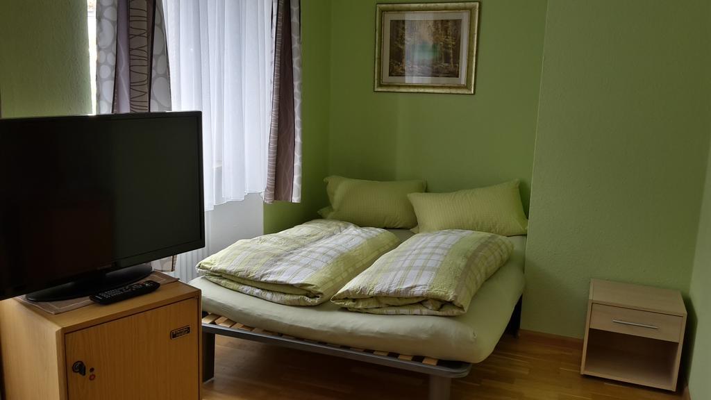 Gasthof Kreuz Hotel ไฮเทอร์สไฮม์ ภายนอก รูปภาพ