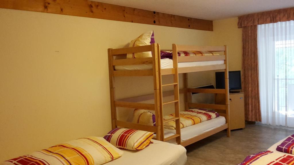 Gasthof Kreuz Hotel ไฮเทอร์สไฮม์ ภายนอก รูปภาพ